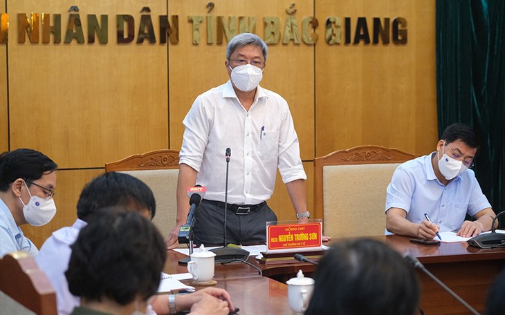 Siguen medidas drásticas contra el covid-19 en las áreas más afectadas en Vietnam - ảnh 1