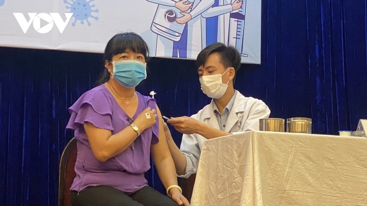 Asignadas 800 mil dosis de vacunas anticovid-19 para Ciudad Ho Chi Minh - ảnh 1