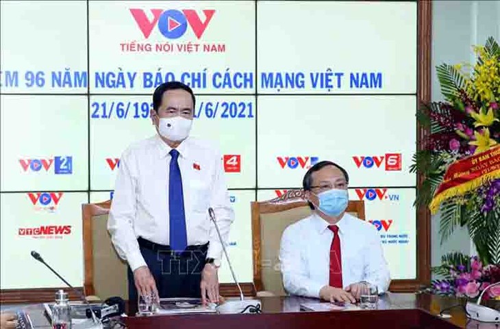 La Voz de Vietnam aporta a los esfuerzos comunes para el desarrollo nacional - ảnh 1