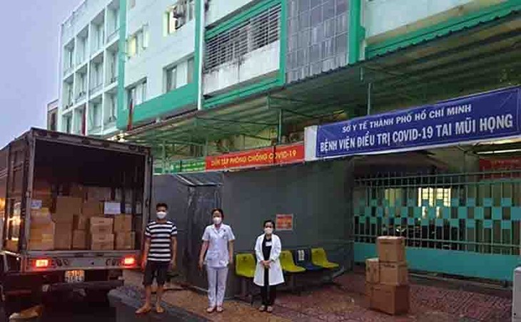 Más materiales sanitarios llegan a Ciudad Ho Chi Minh al servicio de la lucha contra el covid-19 - ảnh 1