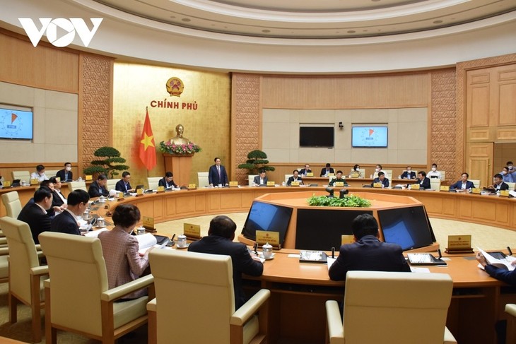 El primer ministro Pham Minh Chinh pide una mayor eficiencia en la elaboración de leyes - ảnh 1