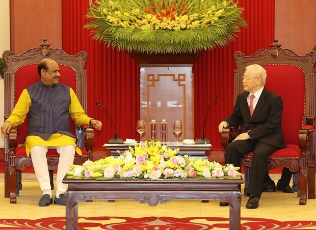El máximo líder político de Vietnam recibe al presidente de la Cámara Baja de la India - ảnh 1