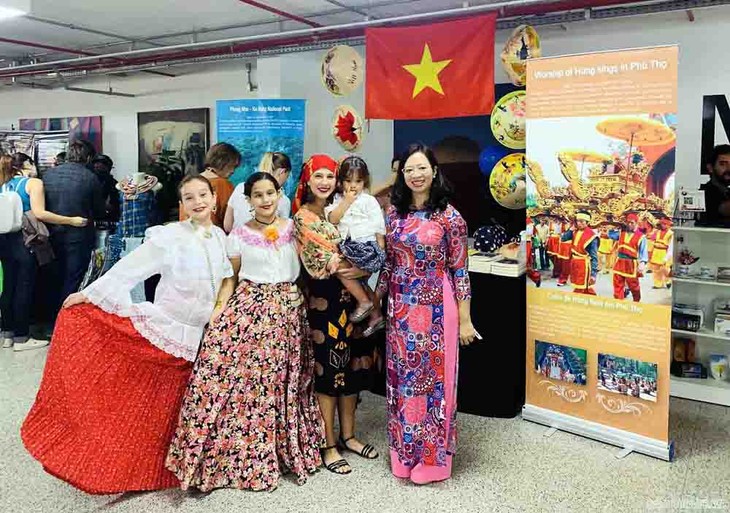 Mayor acercamiento de la cultura vietnamita al público de Brasil - ảnh 1