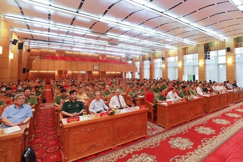 Fuerzas de Seguridad Pública fortalecen el estudio y seguimiento del pensamiento de Ho Chi Minh - ảnh 1