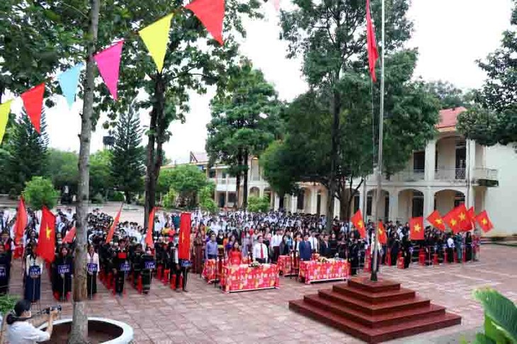 Escuelas vietnamitas comienzan el nuevo año académico 2022-2023 - ảnh 2