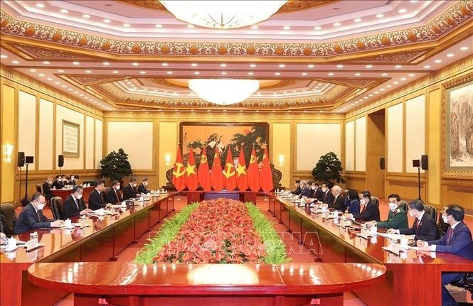 Las relaciones entre Vietnam y China continúan desarrollándose de manera saludable, estable y sostenible  - ảnh 1