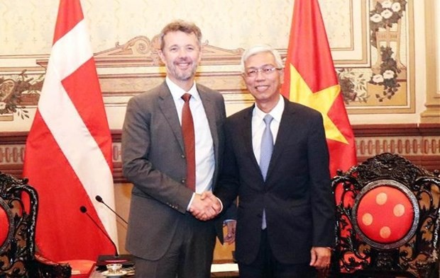 Príncipe heredero Federico de Dinamarca visita Ciudad Ho Chi Minh - ảnh 1