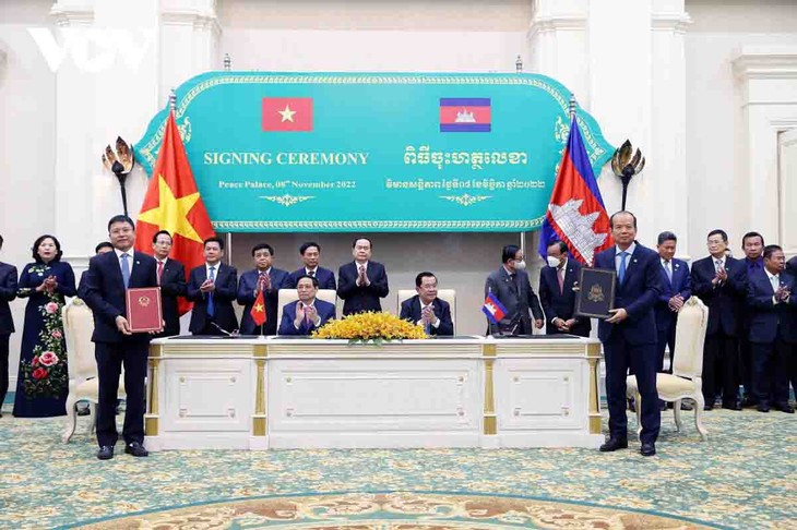 Vietnam y Camboya reafirman la buena vecindad, amistad tradicional, cooperación integral y sostenibilidad a largo plazo - ảnh 3