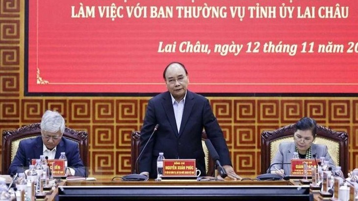 Presidente Nguyen Xuan Phuc orienta el aumento del valor del ginseng vietnamita - ảnh 2