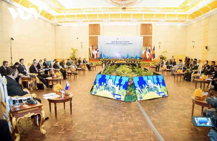 Reunión ADMM enfatiza la importancia de mantener la paz y la estabilidad en el Mar del Este - ảnh 1