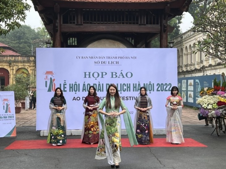 Festival de Ao dai en Hanói estimula turismo municipal  - ảnh 1
