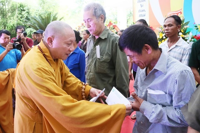 Budismo vietnamita acompaña el proceso de desarrollo nacional - ảnh 1