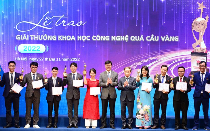 Vietnam premia a individuos con logros tecnológicos destacados - ảnh 1