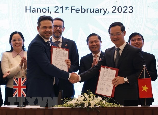 Vietnam y Reino Unido buscan promover la cooperación en formación profesional - ảnh 1