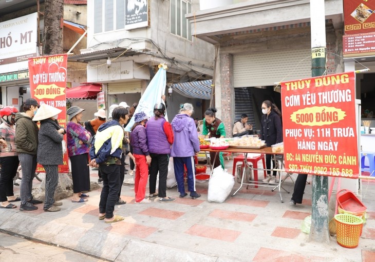 Arroz solidario en un restaurante de Hai Phong - ảnh 2