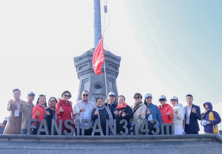 Intercambio Internacional de Amistad 2023 promueve la imagen de Vietnam al mundo - ảnh 1