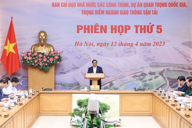 Vietnam acelera el despliegue de proyectos nacionales claves de transporte - ảnh 1