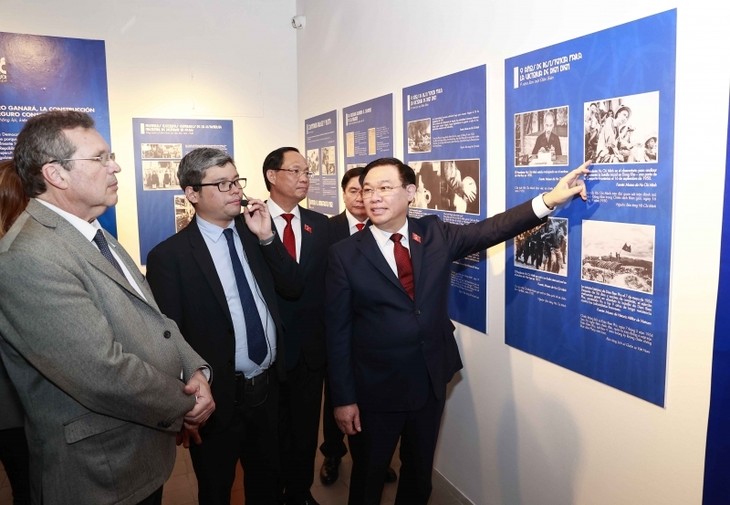 Exposición fotográfica y gala en honor del presidente Ho Chi Minh en Argentina - ảnh 1