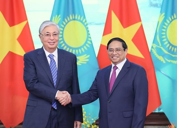 El Secretario General del Partido Comunista de Vietnam recibe al Presidente de Kazajstán - ảnh 2