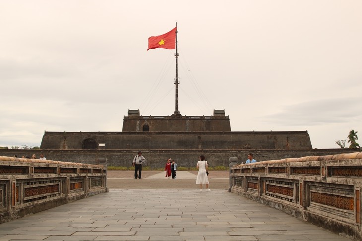 Torre de la bandera de la Ciudadela Imperial de Hue, lugar para conmemorar el otoño revolucionario en la antigua capital - ảnh 3