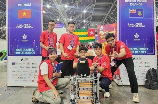 Estudiantes vietnamitas ganan por primera vez el Concurso Mundial de Robótica FGC 2023 - ảnh 1