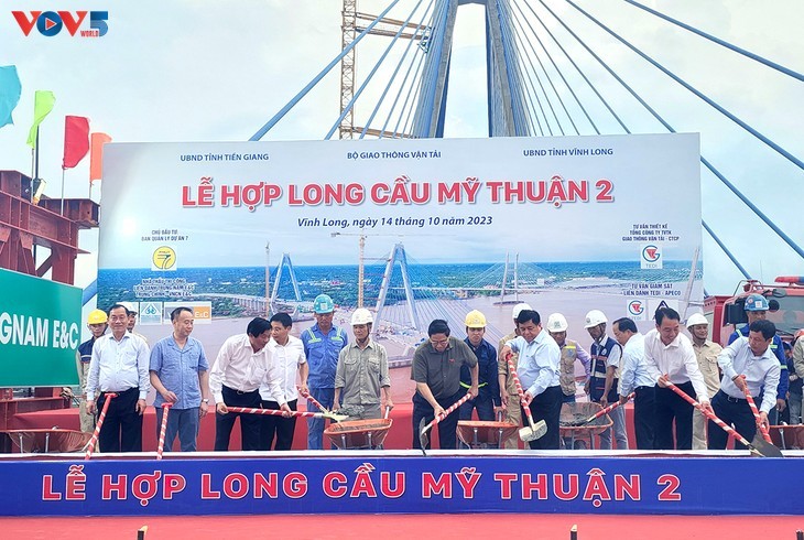 El puente My Thuan 2 contribuye al avance del tránsito en la región sureña - ảnh 1