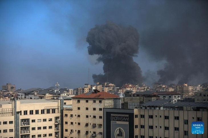 Ejército israelí intensifica bombardeos en la Franja de Gaza - ảnh 1