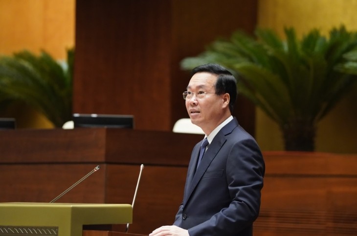 Partido Comunista de Vietnam conceptualiza las resoluciones de su Octavo Pleno del Comité Central - ảnh 1