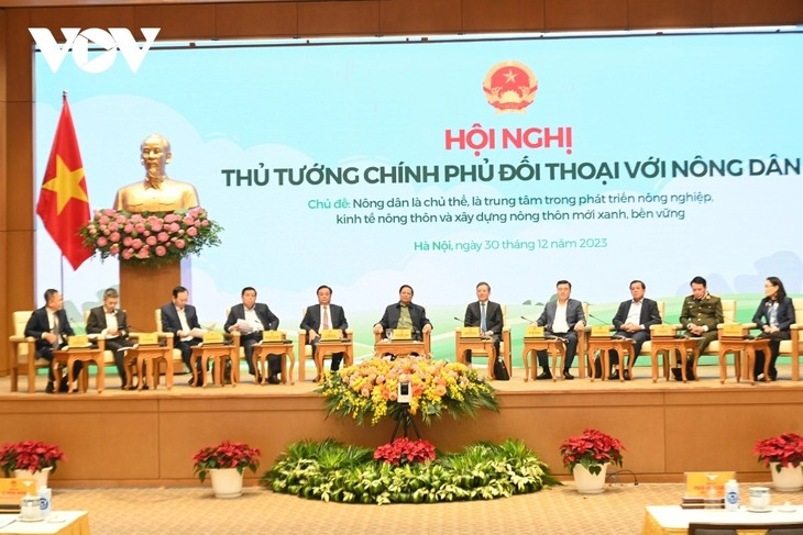 Primer Ministro Pham Minh Chinh dialoga con agricultores - ảnh 2