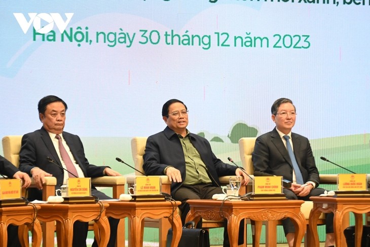 Primer Ministro Pham Minh Chinh dialoga con agricultores - ảnh 1