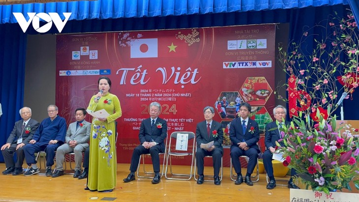 Compatriotas en Japón disfrutan el Tet tradicional de Vietnam - ảnh 1