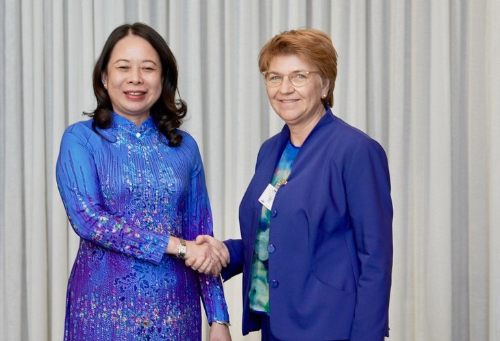 Vicepresidenta de Vietnam se reúne con líderes de Suiza y Letonia - ảnh 1
