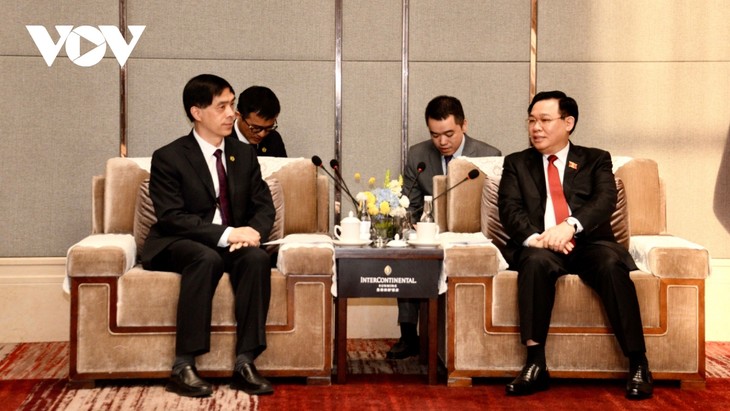 Presidente de Asamblea Nacional de Vietnam recibe a líderes de corporaciones chinas - ảnh 3