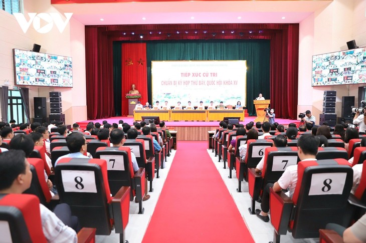 El Viceprimer Ministro se reúne con los votantes en la ciudad de Hai Phong - ảnh 2