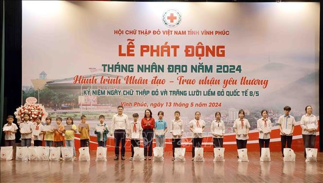 Vinh Phuc lanza el Mes de Acción Humanitaria 2024  - ảnh 1