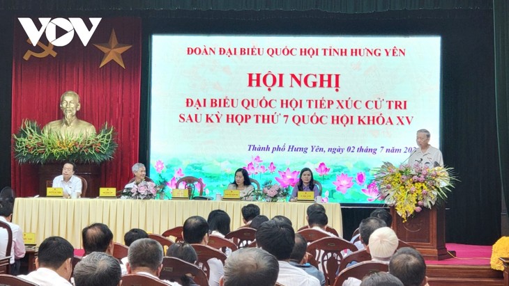 Presidente de Vietnam se reúne con los votantes en Hung Yen - ảnh 1