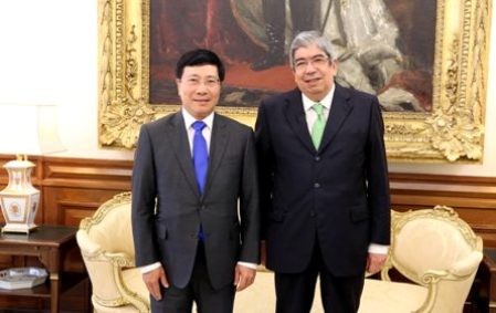 Vice primer ministro y canciller vietnamita inicia visita oficial a Portugal  - ảnh 1