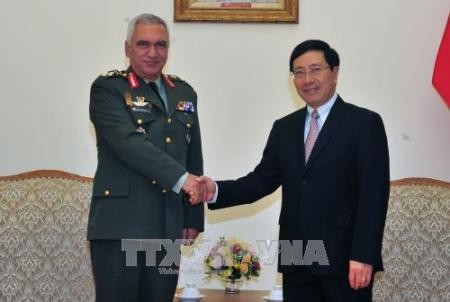 Vietnam y Unión Europea afianzan cooperación en defensa  - ảnh 1