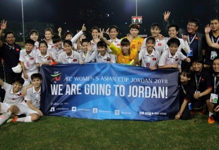 Federación de Fútbol de Asia alaba el equipo femenino de Vietnam  - ảnh 1