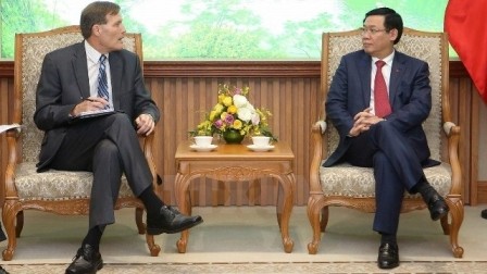 Viceprimer ministro de Vietnam alaba las contribuciones de la USAID al desarrollo socioeconómico - ảnh 1