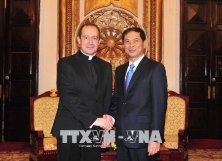 El subsecretario del Vaticano visita Vietnam  - ảnh 1