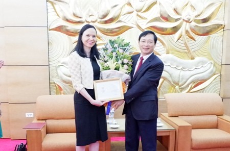 Honran a la embajadora saliente de Polonia en Vietnam  - ảnh 1