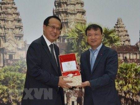Vietnam y Camboya fortalecen el intercambio comercial - ảnh 1