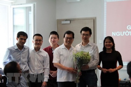 Inauguran una agrupación oficial de intelectuales y expertos vietnamitas en Suiza  - ảnh 1