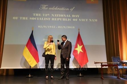 Vietnamitas en Estados Unidos y Alemania celebran Día de la Independencia - ảnh 1