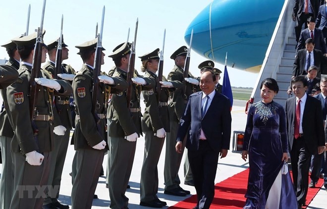Premier vietnamita inicia visita oficial a República Checa  - ảnh 1