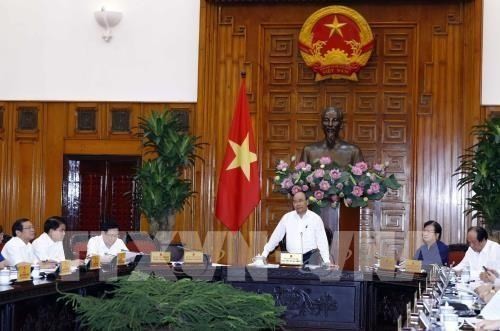 Premier de Vietnam insta a acelerar proyectos de infraestructuras de transporte - ảnh 1