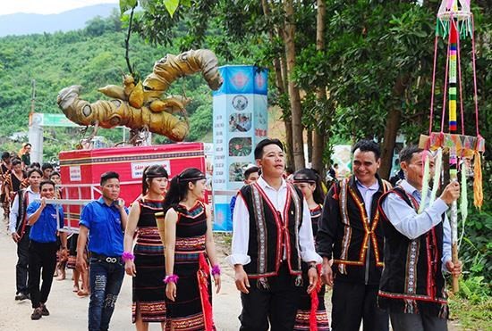 Celebran tercer Festival de ginseng Ngoc Linh - ảnh 1