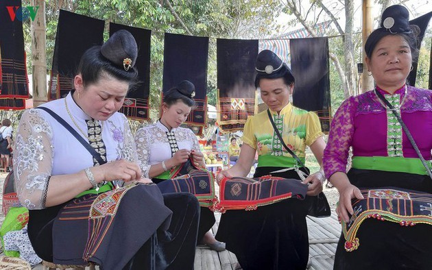 La bufanda Pieu en la vida de los étnicos Thai - ảnh 4