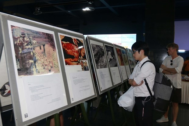Exhiben fotos sobre consecuencias de guerra en Japón y Vietnam - ảnh 1